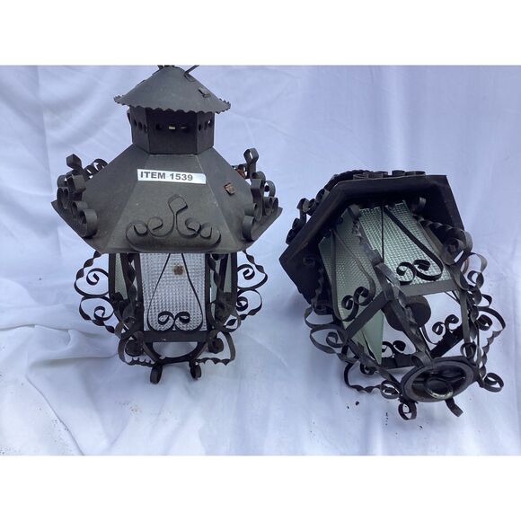 1539 Set of 2 Spanish Lantern Electrical.